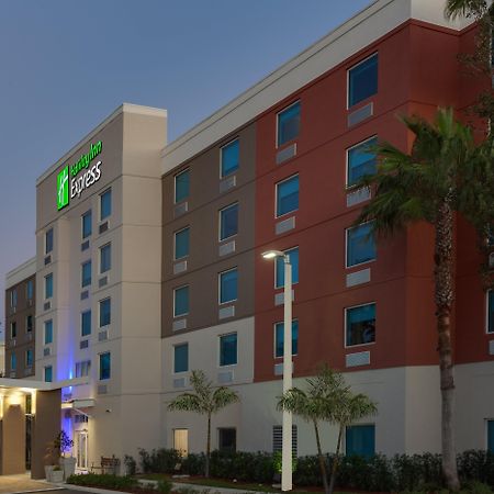 Holiday Inn Express Hotel & Suites Fort Lauderdale Airport/Cruise Port, An Ihg Hotel Zewnętrze zdjęcie